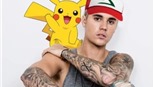 Video: Justin Bieber chạy ầm ầm ngoài đường săn... Pokémon 